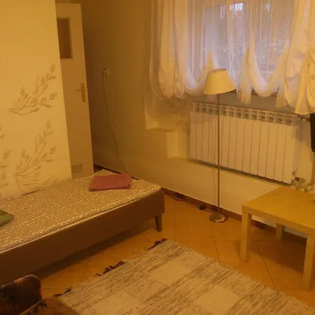 Dom Mysliwski Albergue Kobylka