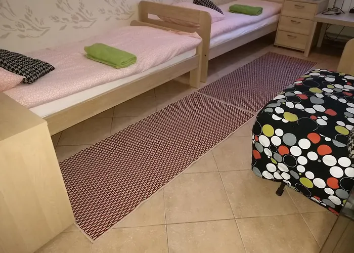 Dom Mysliwski Hostel *